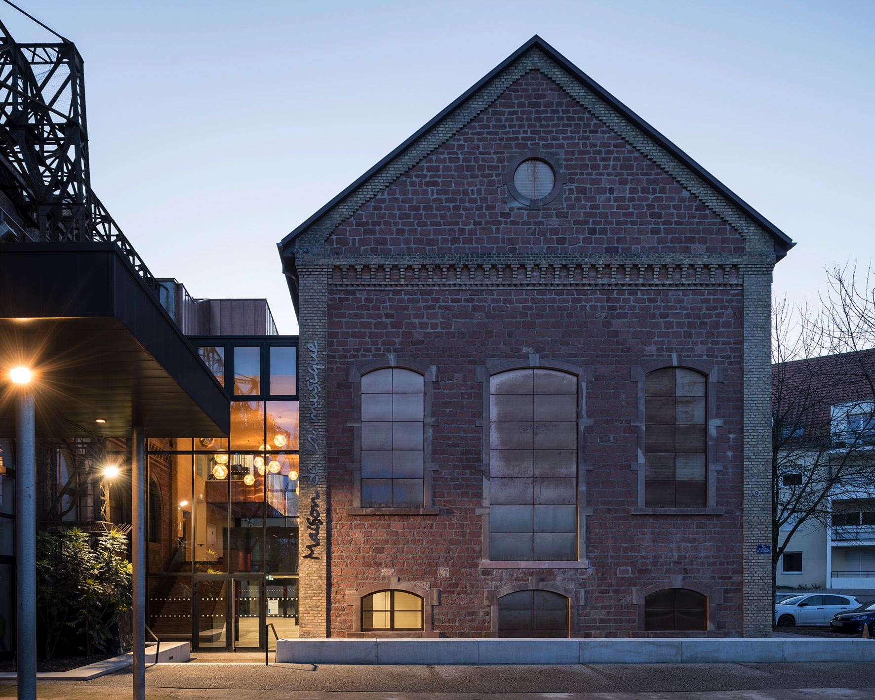Façade — réalisation J.Gremmel & Cie