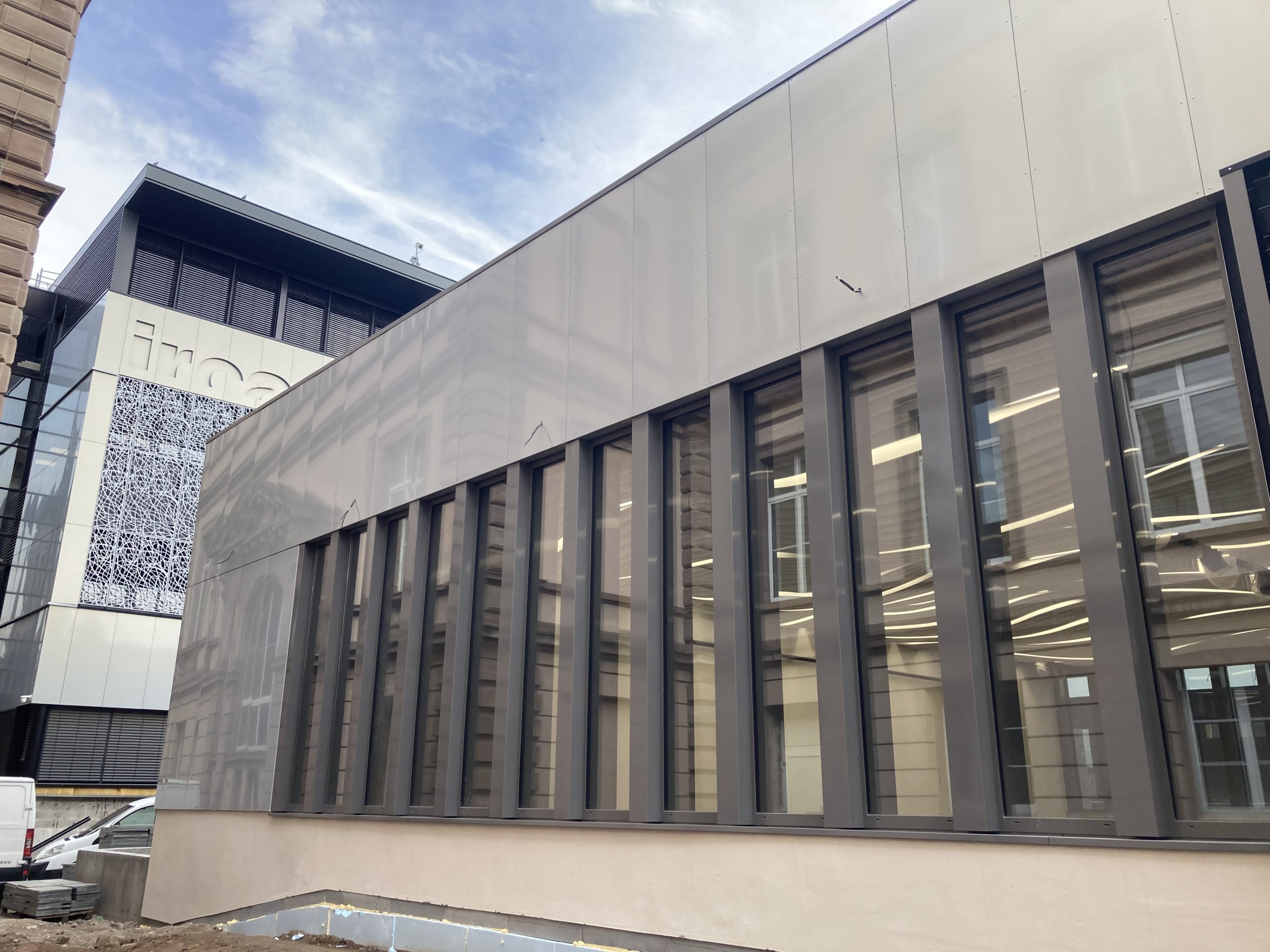 IRCAD France — Institut de recherche contre les cancers de l'appareil digestif à Strasbourg, menuiseries aluminium et coupe-feu certifiées J.Gremmel & Cie